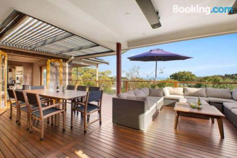 Acqua Vista Water View Fireplace Walk To Beach - Inverell Accommodation 6