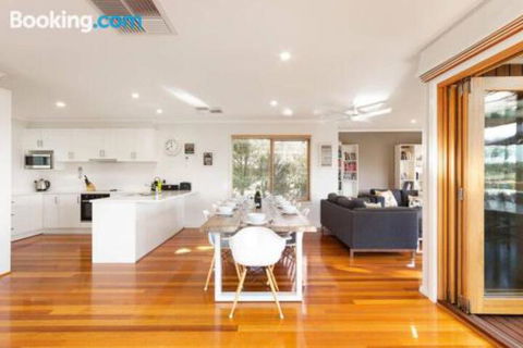 Acqua Vista Water View Fireplace Walk To Beach - Inverell Accommodation 4