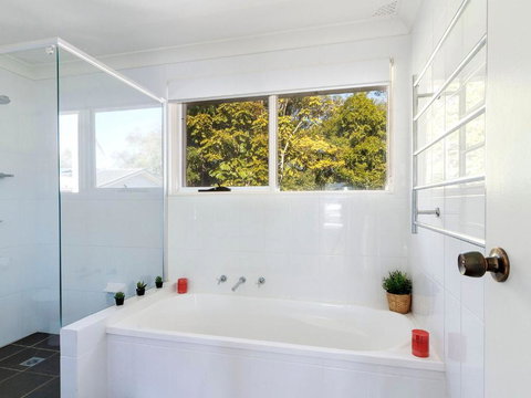 Hit The Beach - Inverell Accommodation 3