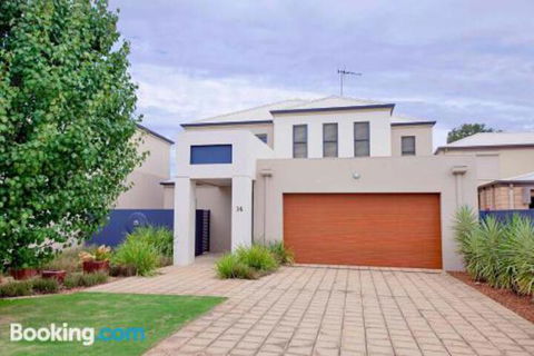 Brookwater Waterfront On Lake Mulwala - Inverell Accommodation 1