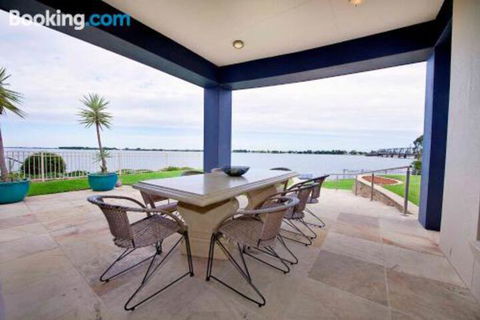 Brookwater Waterfront On Lake Mulwala - Inverell Accommodation 3