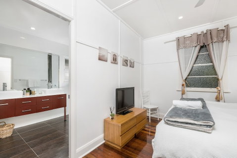 A PERFECT STAY - Aaloka Bay - Inverell Accommodation 6