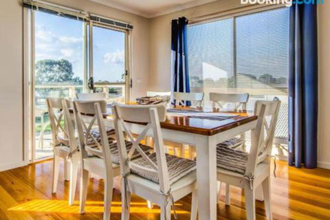 At The Beach - Inverell Accommodation 3