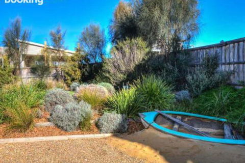 At The Beach - Inverell Accommodation 2