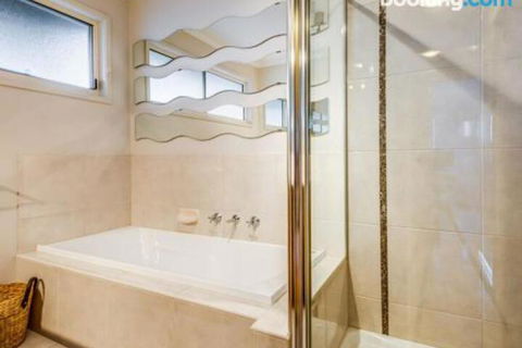 At The Beach - Inverell Accommodation 6