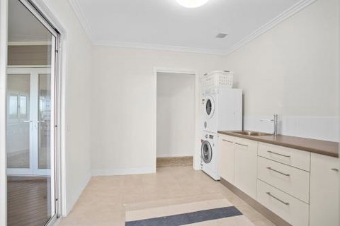 Coastal Retreat - Inverell Accommodation 6