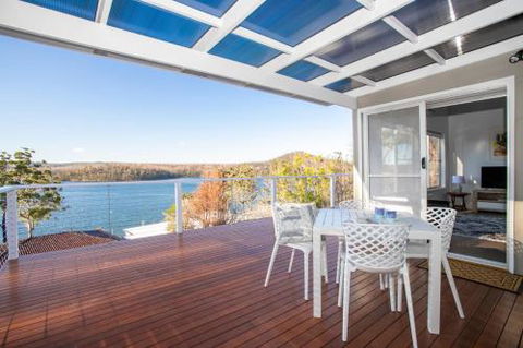 Home On The Water 21 Evans St. Lake Conjola - Inverell Accommodation 0
