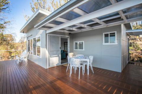 Home On The Water 21 Evans St. Lake Conjola - Inverell Accommodation 6