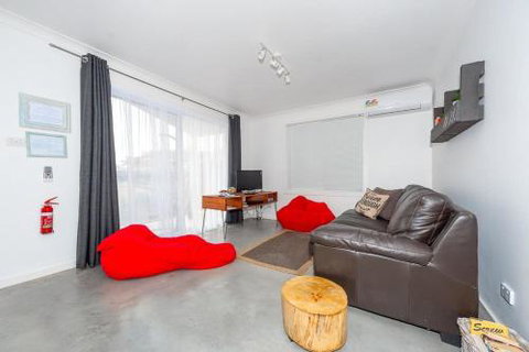 Salty Kisses Holiday House - Inverell Accommodation 5