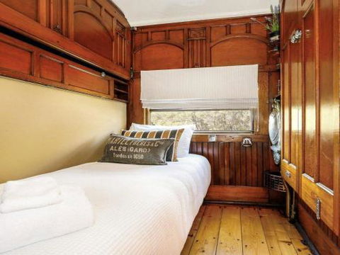 THE ANGAS CARRIAGE Alpine Southern Highlands 4pm Check Out On Sundays - Inverell Accommodation 4