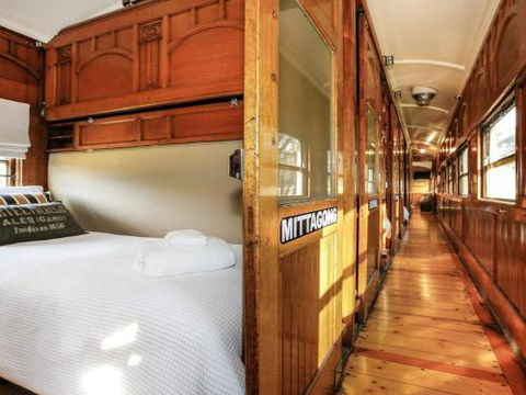 THE ANGAS CARRIAGE Alpine Southern Highlands 4pm Check Out On Sundays - Inverell Accommodation 2