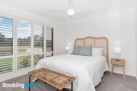 Lake Dreaming 4 Lulworth - Inverell Accommodation 2