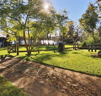 The Lake House at Erowal Bay 4pm Check Out Sundays - Inverell Accommodation