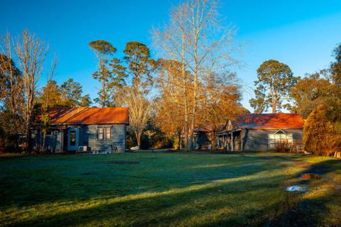 Acheron Valley Lakefront Cottages - Inverell Accommodation 3