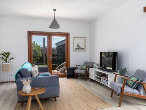SPINDRIFT Kiama & Surrounds 4pm Check Out Sundays - Inverell Accommodation 0