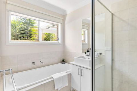 Rosebud Seaside Accommodation - Inverell Accommodation 5