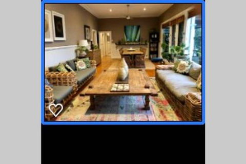 Healesville Garden Country Retreat - Inverell Accommodation 1