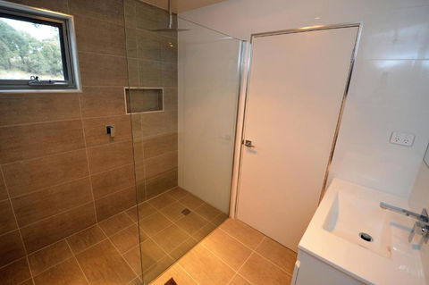 Iron Bark Chalet - Inverell Accommodation 3