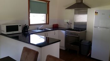 Strahan Holidays - Inverell Accommodation 6
