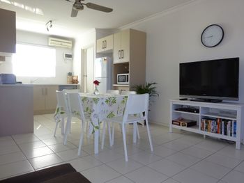 Selene Holiday Apartment AtWest Beach - Inverell Accommodation 1