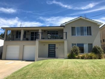 Ocean House At Mollymook - Inverell Accommodation 0