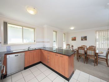 Lagoons Estate 6 Dowling Street - Inverell Accommodation 6