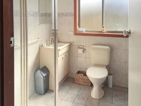 Home Near Shops & Beach - Inverell Accommodation 6