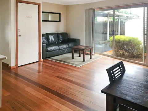 Home Near Shops & Beach - Inverell Accommodation 4