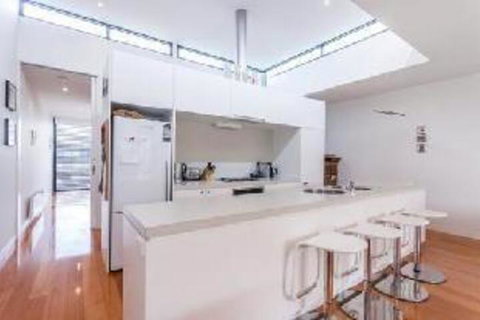 Anglesea Surf Beach Apartments - Inverell Accommodation 4