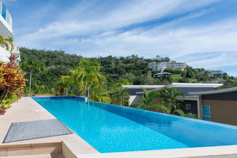 Azure Seas Executive Airlie Beach - Inverell Accommodation 3