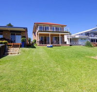 Luxury Waterfront House - Inverell Accommodation