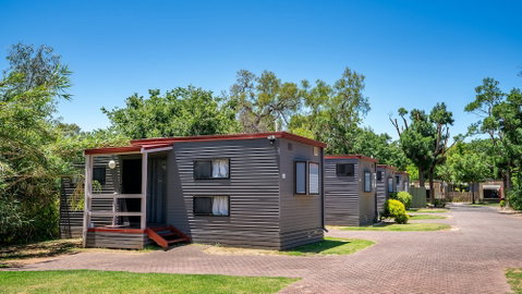Adelaide Caravan Park - Inverell Accommodation 1
