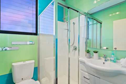 Villa De Marseilles - Melbourne - Inverell Accommodation 1