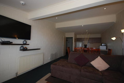 Alpine Heights 08 - Inverell Accommodation 3