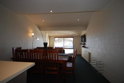 Alpine Heights 08 - Inverell Accommodation 6