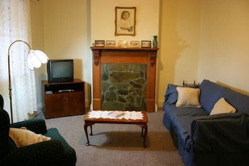 A Settler's Cottage - Inverell Accommodation 2