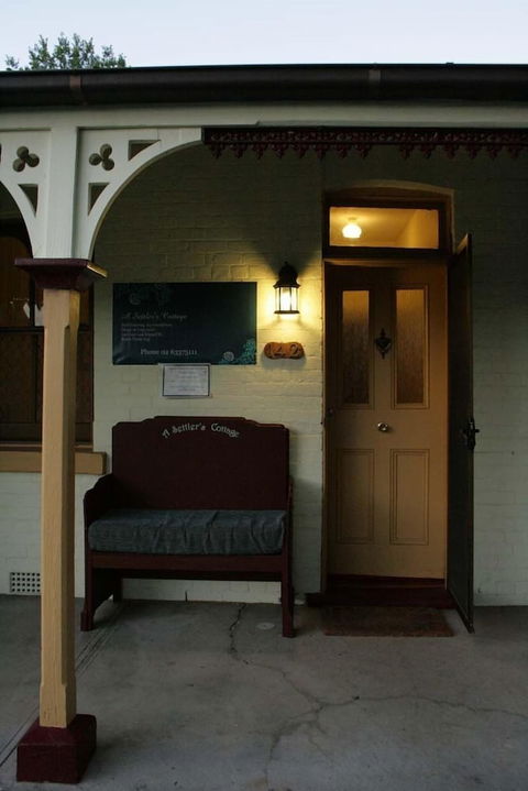 A Settler's Cottage - Inverell Accommodation 1