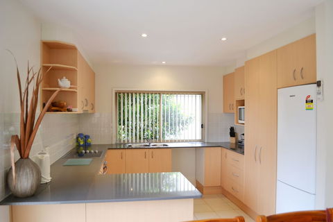 Parker By The Sea - Inverell Accommodation 5