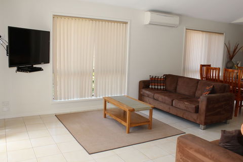 Parker By The Sea - Inverell Accommodation 2