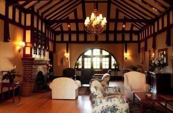 Petersons Armidale Winery & Guesthouse - Inverell Accommodation 4