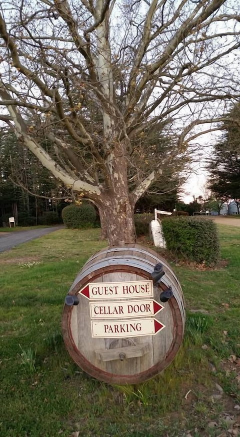 Petersons Armidale Winery & Guesthouse - Inverell Accommodation 1