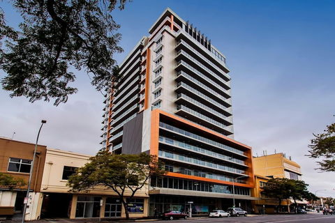 Astra Apartments Adelaide - Inverell Accommodation 1