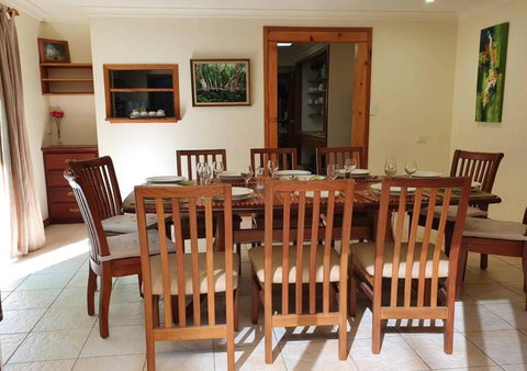 Artisan Spa Views - Inverell Accommodation 1