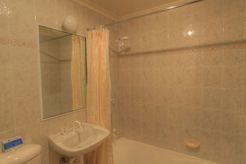 Candlelight Lodge - Inverell Accommodation 6