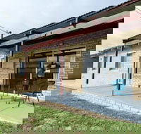 Cervantes Holiday Homes - Inverell Accommodation