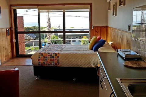 Blue Seas Holiday Villas - Inverell Accommodation 6