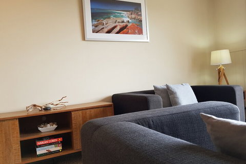 Blue Seas Holiday Villas - Inverell Accommodation 7