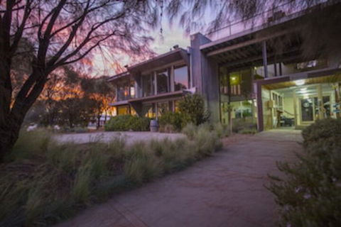 Apollo Bay Eco YHA - Hostel - Inverell Accommodation 0