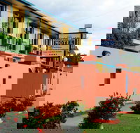 Cedar Lodge Motel Townsville - Inverell Accommodation