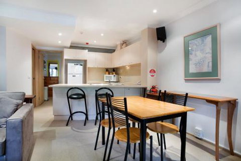 Lhotsky Apartments - Inverell Accommodation 1